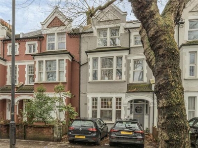 3 Bedroom Apartment For Sale In Clapham South, London