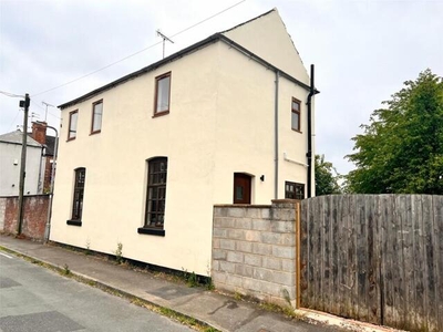 3 Bedroom Detached House For Sale In Burton-on-trent, Staffordshire