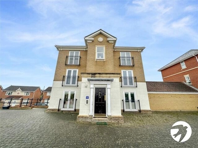3 Bedroom Flat For Sale In Chatham, Kent