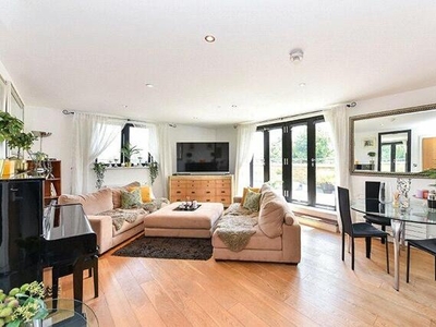 3 Bedroom Penthouse For Rent In Blackheath, London