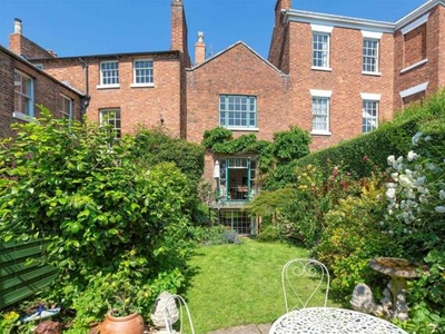 3 Bedroom Town House For Sale In Shrewsbury