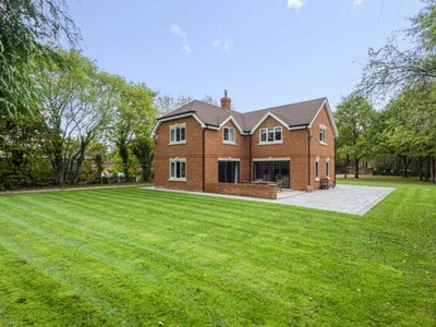 4 Bedroom Detached House For Sale In Finchampstead