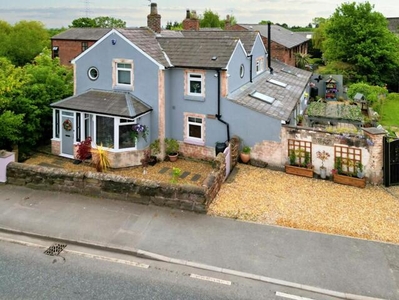 4 Bedroom Detached House For Sale In Rainhill