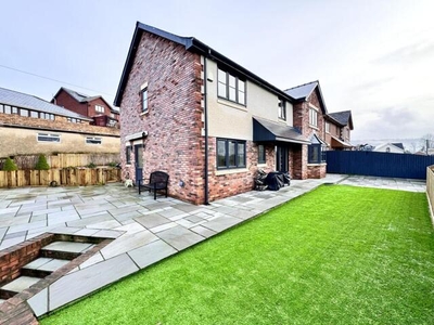 4 Bedroom Detached House For Sale In Well Place