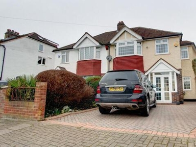 4 Bedroom Semi-detached House For Rent In Bromley