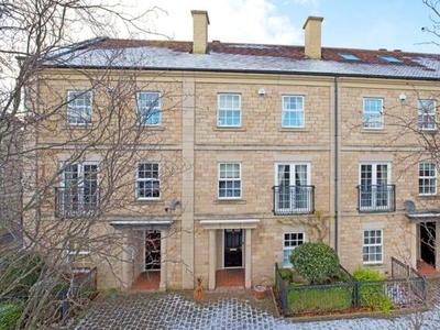 4 Bedroom Town House For Sale In Burley In Wharfedale