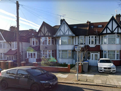 6 Bedroom House Of Multiple Occupation For Sale In Neasden