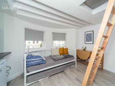 1 bedroom flat for rent in St James Street, Brighton, BN2