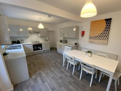 1 Bedroom Semi-detached House For Rent In Beeston