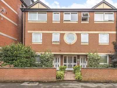 2 Bed Flat/Apartment To Rent in Slough, Berkshire, SL1 - 575