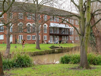 2 Bedroom Apartment For Sale In Bedford, Bedfordshire