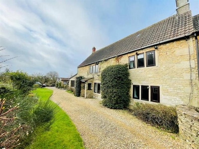 2 Bedroom Cottage For Sale In Broughton Gifford