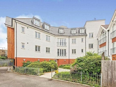 2 Bedroom Flat For Sale In Whitstable, Kent