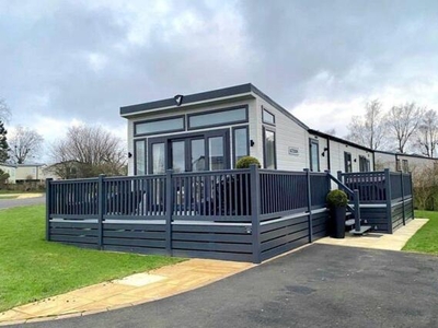 2 Bedroom Lodge For Sale In York