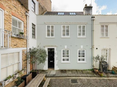 2 Bedroom Mews Property For Sale In Hyde Park, London