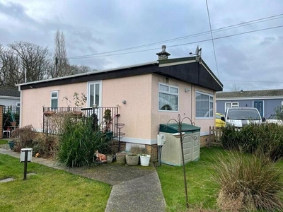 2 Bedroom Park Home For Sale In Hockley, Essex