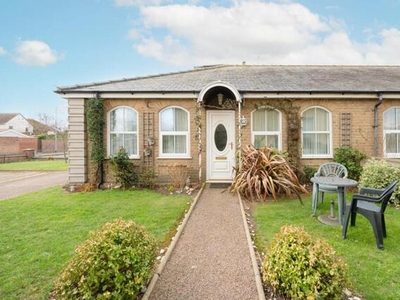 2 Bedroom Semi-detached Bungalow For Sale In Great Yarmouth