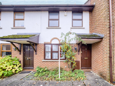 2 Bedroom Terraced House For Sale In Central, Stratford-upon-avon