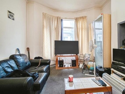2 Bedroom Terraced House For Sale In Newland Avenue
