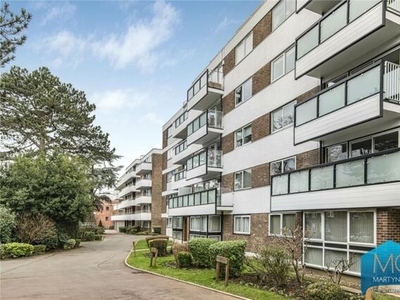 3 Bedroom Apartment For Sale In Oakleigh Road North, Whetstone