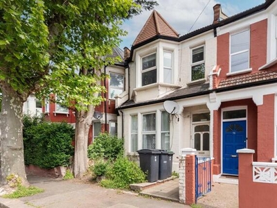 3 Bedroom Apartment For Sale In Turnpike Lane