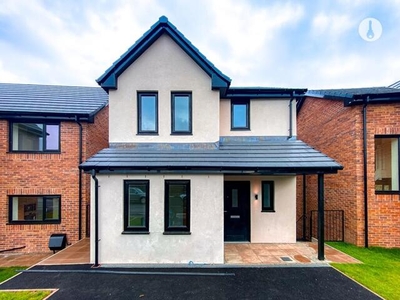 3 Bedroom Detached House For Sale In Dukinfield, Cheshire