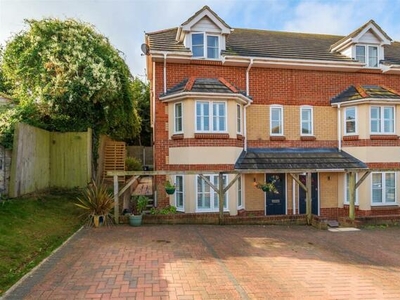 3 Bedroom End Of Terrace House For Sale In Weymouth