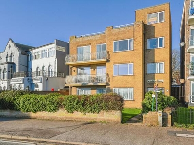 3 Bedroom Flat For Sale In Clacton-on-sea, Essex