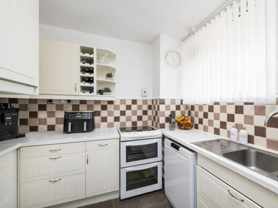 3 Bedroom Flat For Sale In
Lytton Grove