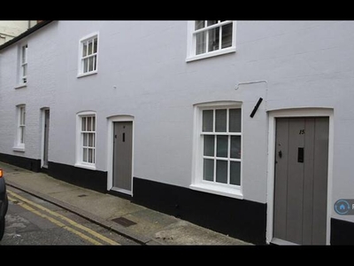 3 Bedroom Semi-detached House For Rent In Canterbury