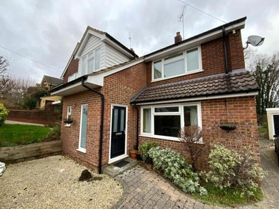3 Bedroom Semi-detached House For Rent In Chesham