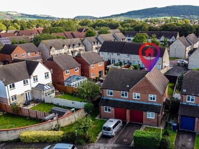 3 Bedroom Semi-detached House For Sale In Bishops Cleeve, Cheltenham