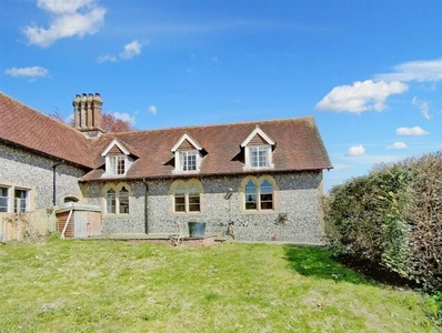 3 Bedroom Semi-detached House For Sale In Midhurst, West Sussex