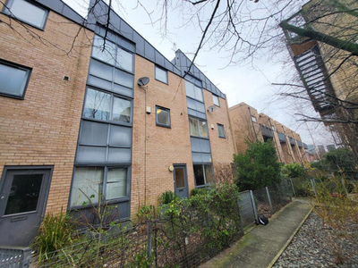 3 Bedroom Town House For Sale In Hulme