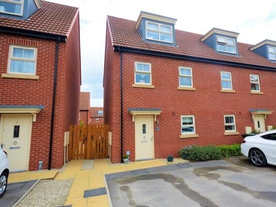 3 Bedroom Town House For Sale In Pontefract, West Yorkshire