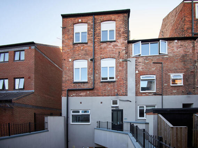 4 Bedroom Apartment For Rent In 136 North Sherwood Street, Nottingham