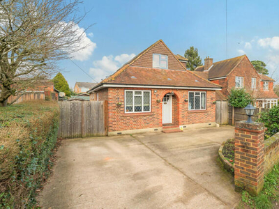4 Bedroom Bungalow For Sale In Addlestone