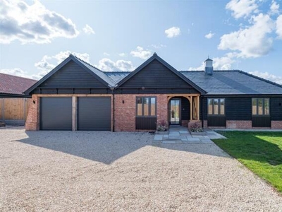 4 Bedroom Detached House For Sale In Coram Street, Hadleigh
