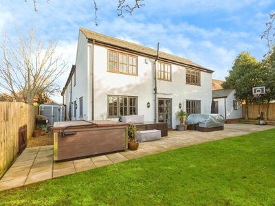 4 Bedroom Detached House For Sale In Heath And Reach