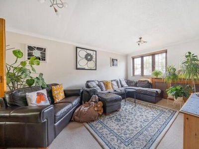 4 Bedroom Link Detached House For Sale In Erith