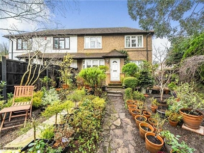 4 Bedroom Semi-detached House For Sale In Stanmore