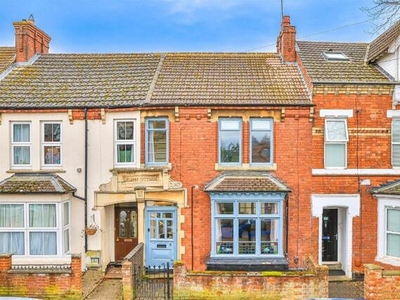 4 Bedroom Terraced House For Sale In Kettering, Northamptonshire