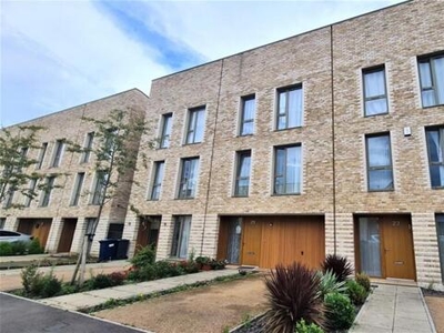 4 Bedroom Town House For Sale In Edgware