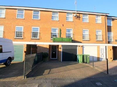 4 Bedroom Town House For Sale In Staines-upon-thames