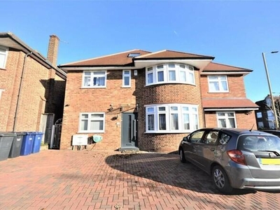 5 Bedroom Detached House For Rent In Hendon, London