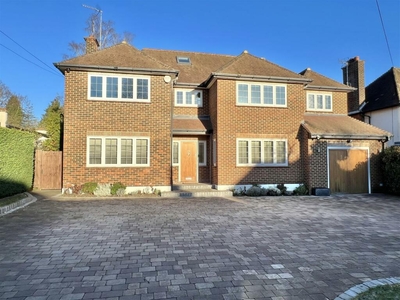 5 bedroom detached house for rent in Old Shenfield, CM15