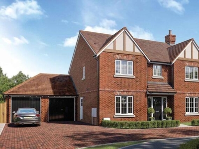 5 Bedroom Detached House For Sale In East Horsley