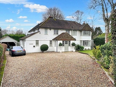 5 Bedroom Detached House For Sale In Kings Langley, Hertfordshire