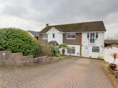 5 Bedroom Detached House For Sale In Lakeside