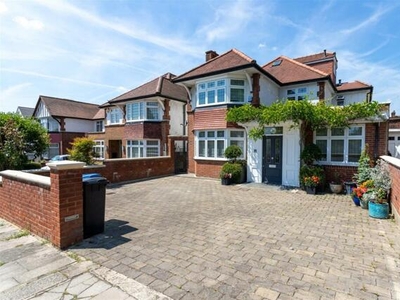 5 Bedroom Detached House For Sale In Southgate